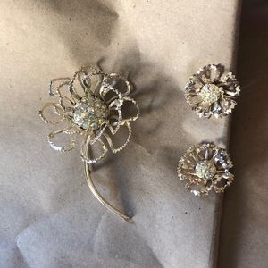 Gorgeous Brooch and Clip On Earrings. Vintage